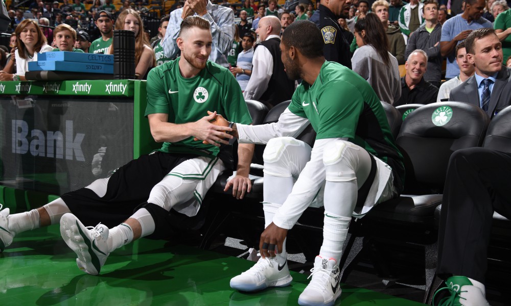 Kyrie Irving và Gordon Hayward sẽ trở lại trong tháng tới, Miền Đông NBA hãy sẵn sàng đón bão - Ảnh 2.