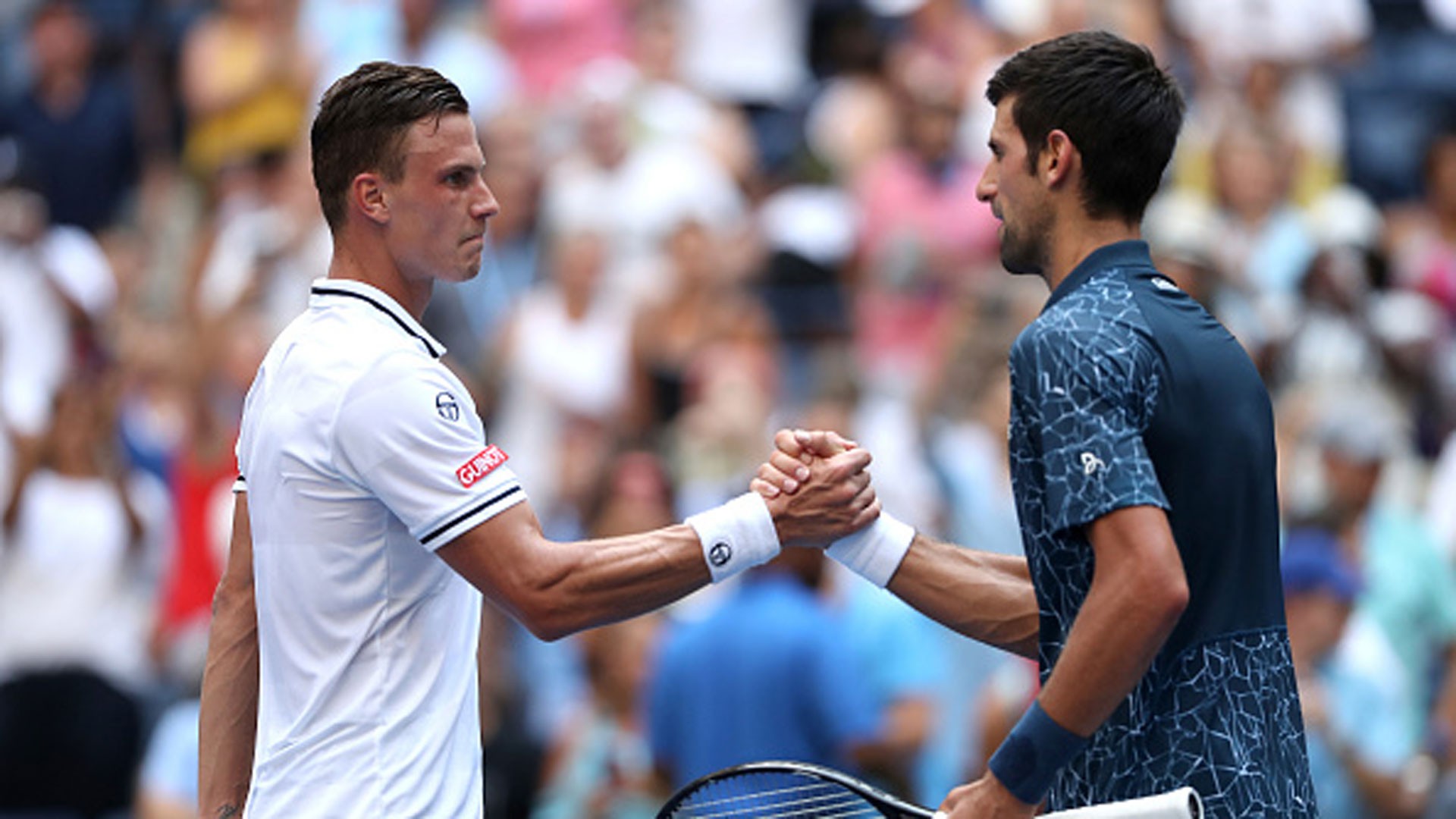 Djokovic suýt... nôn, Andy Murray uống 2 lít nước để chống nóng tại US Open 2018 - Ảnh 1.