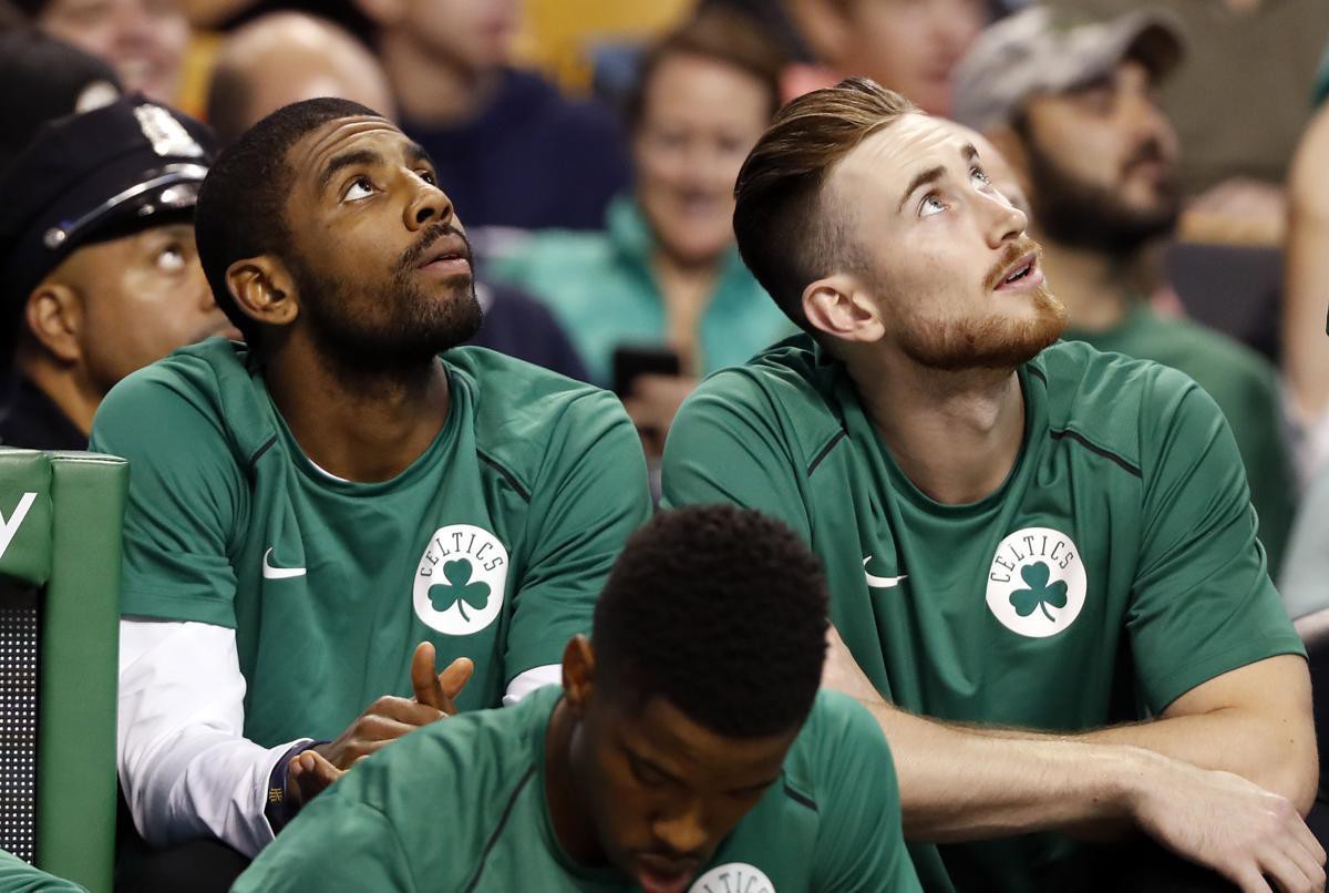 Kyrie Irving và Gordon Hayward sẽ trở lại trong tháng tới, Miền Đông NBA hãy sẵn sàng đón bão - Ảnh 1.