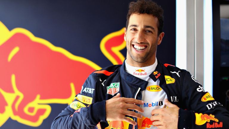 Daniel Ricciardo gây sốc làng F1 khi tuyên bố chia tay Red Bull để gia nhập Renault - Ảnh 1.
