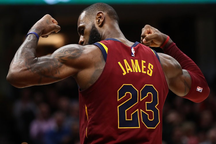 Có gì đó sai sai khi LaVar Ball khen ngợi LeBron James và còn nói đạo lý? - Ảnh 1.