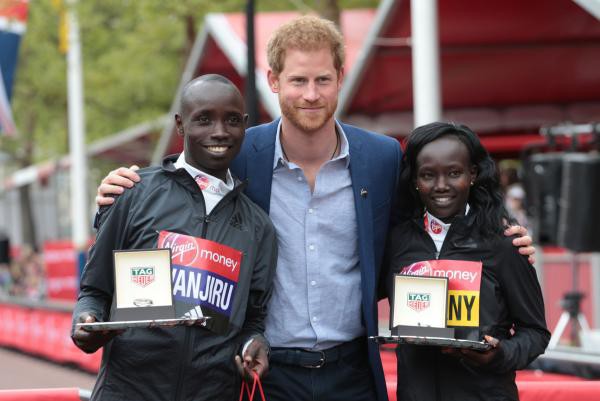 Vợ hoàng tử Harry bị cấm chạy giải London Marathon - Ảnh 4.