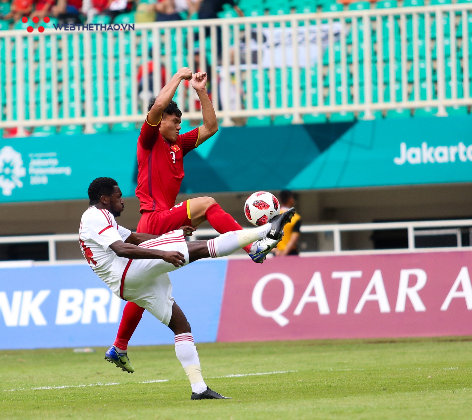 HLV Park Hang Seo bất mãn với Olympic UAE vì câu giờ chờ đá penalty - Ảnh 3.