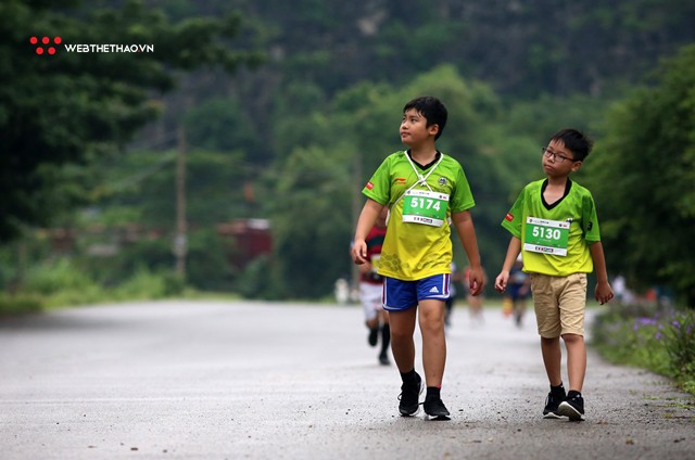 Trang An Marathon 2018: Những bước chân tí hon giữa thánh địa của Tướng Cờ Lau - Ảnh 15.