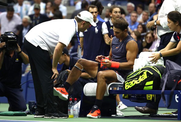 Chấn thương từ US Open khiến Rafael Nadal khó dự Davis Cup và phải nghỉ dài? - Ảnh 2.