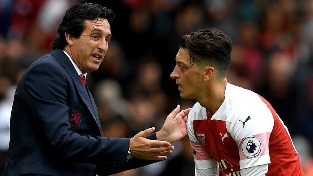 Mesut Ozil sẽ bùng nổ với cái duyên trước đối thủ ưa thích Newcastle? - Ảnh 2.