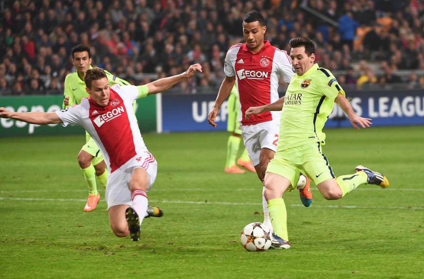 Phá lưới PSV, Messi thu hẹp khoảng cách với Ronaldo và Raul  - Ảnh 8.