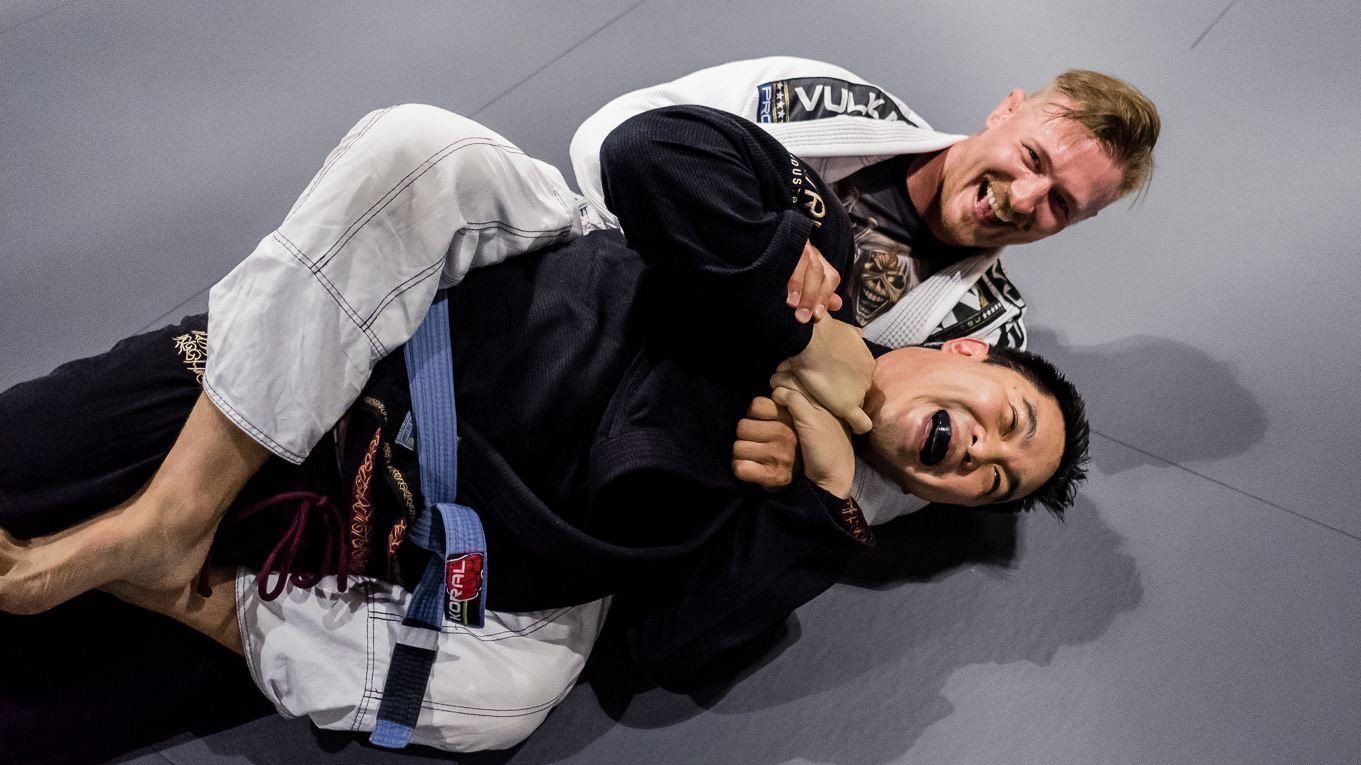 Vì sao Brazilian Jiu-jitsu thực chiến nhưng vẫn an toàn?
