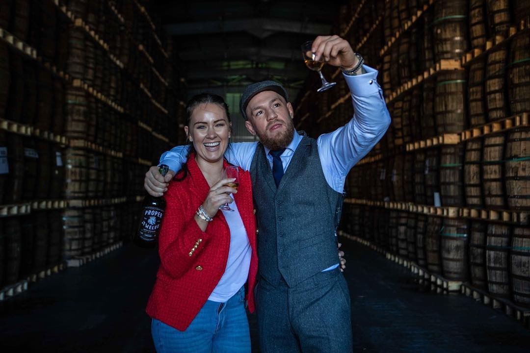 Conor McGregor tuyên bố vé vào cửa buổi họp báo UFC 229 là... một chai whiskey  - Ảnh 8.