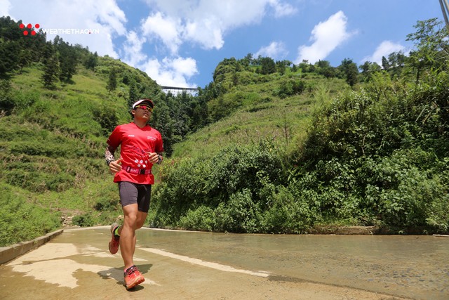Vietnam Mountain Marathon 2018: Sải bước chân-Ngắm mùa vàng - Ảnh 1.
