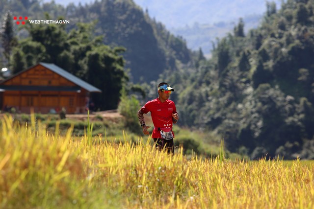 Vietnam Mountain Marathon 2018: Sải bước chân-Ngắm mùa vàng - Ảnh 14.