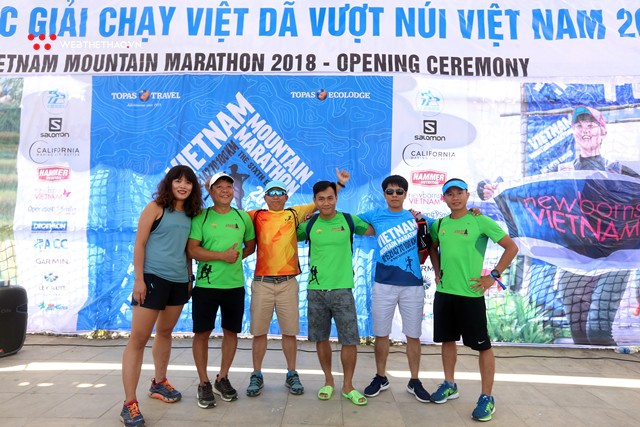 Chùm ảnh: Hàng ngàn runner đổ về khu vực Expo của Vietnam Mountain Marathon 2018 - Ảnh 4.