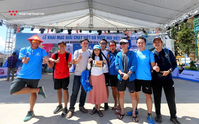 Chùm ảnh: Hàng ngàn runner đổ về khu vực Expo của Vietnam Mountain Marathon 2018 - Ảnh 10.