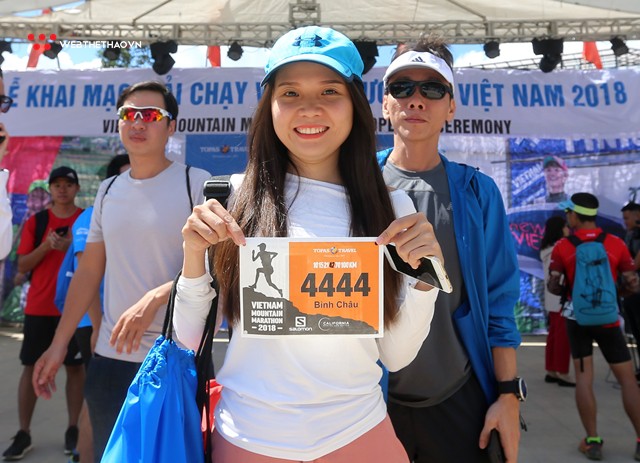 Chùm ảnh: Hàng ngàn runner đổ về khu vực Expo của Vietnam Mountain Marathon 2018 - Ảnh 9.