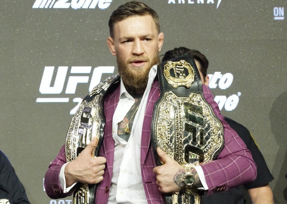 Dana White thừa nhận Conor McGregor được thiên vị rất nhiều, nhưng “cậu ta xứng đáng được thế” - Ảnh 1.