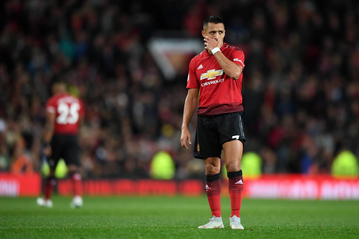 Nhà cái ra kèo Sanchez rời Man Utd trong tháng 1/2019 vì không chịu nổi áp lực từ áo số 7 - Ảnh 2.