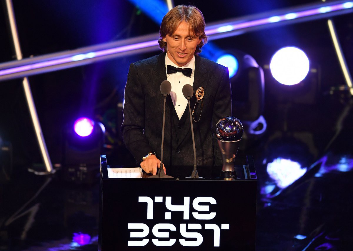 Trao giải The Best 2018: Luka Modric thắng thuyết phục, truyền thông sốc vì Mo Salah - Ảnh 2.