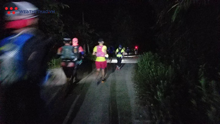 24 tiếng trải nghiệm sống sót 100km vượt núi rừng tại Vietnam Mountain Marathon 2018  - Ảnh 8.