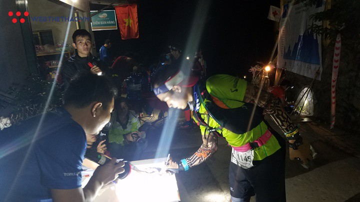 24 tiếng trải nghiệm sống sót 100km vượt núi rừng tại Vietnam Mountain Marathon 2018  - Ảnh 10.