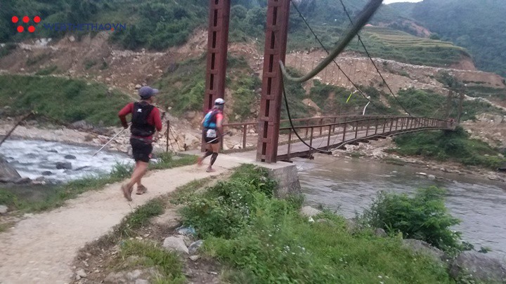 24 tiếng trải nghiệm sống sót 100km vượt núi rừng tại Vietnam Mountain Marathon 2018  - Ảnh 17.