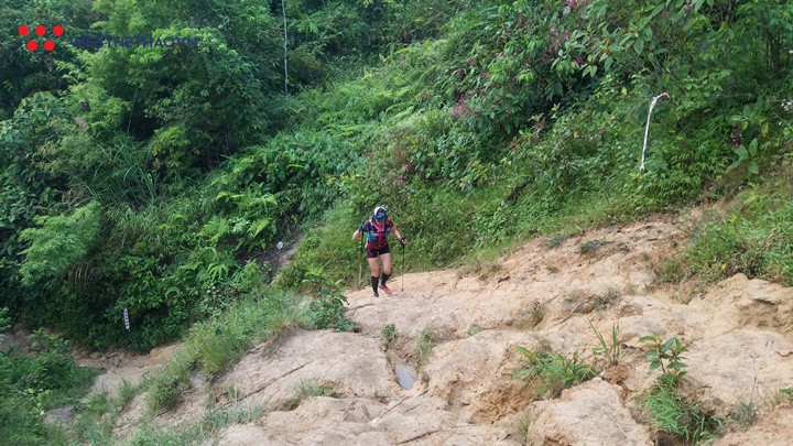 24 tiếng trải nghiệm sống sót 100km vượt núi rừng tại Vietnam Mountain Marathon 2018  - Ảnh 20.