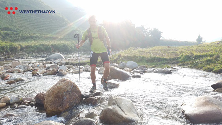 24 tiếng trải nghiệm sống sót 100km vượt núi rừng tại Vietnam Mountain Marathon 2018  - Ảnh 24.