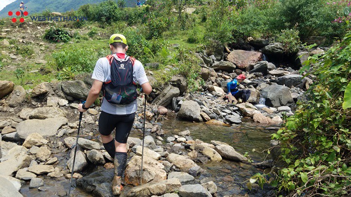 24 tiếng trải nghiệm sống sót 100km vượt núi rừng tại Vietnam Mountain Marathon 2018  - Ảnh 39.