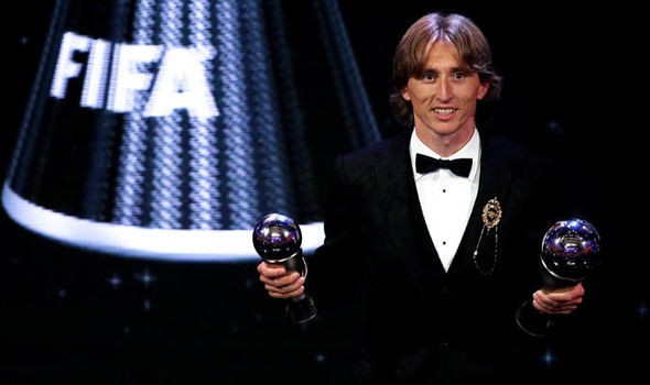 Nhà cái dự báo Modric sẽ vượt qua Ronaldo và Messi để giành Quả bóng vàng châu Âu - Ảnh 2.