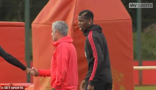 Phòng thay đồ Man Utd đang chia 2 phe vì vụ Pogba như thế nào? - Ảnh 1.