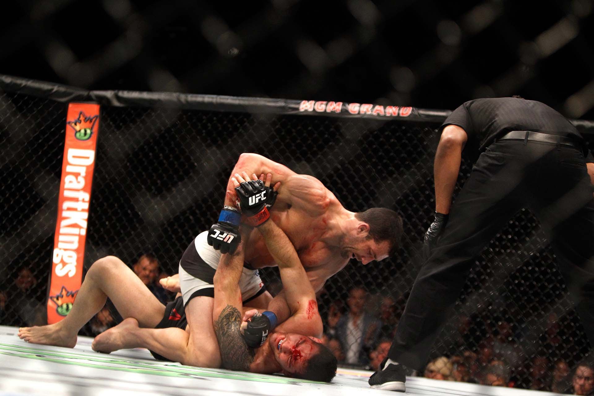 Luke Rockhold giải thích lý do bỏ dở kế hoạch lên hạng Light Heavyweight - Ảnh 3.