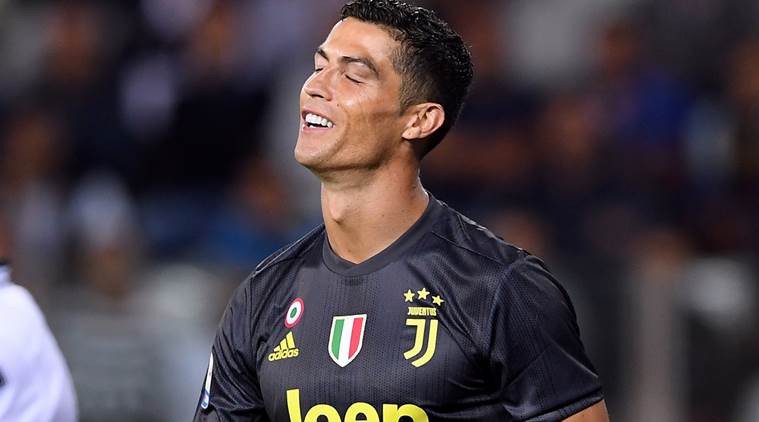 Sau màn tâng bốc, Ronaldo bắt đầu bị truyền thông Italia tấn công vì tịt ngòi - Ảnh 1.