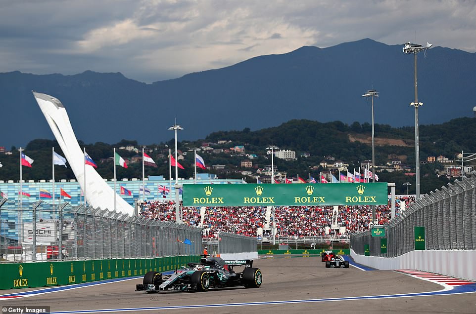 Trước thềm Japanese GP 2018: Chờ cú chốt hạ từ Lewis Hamilton - Ảnh 2.