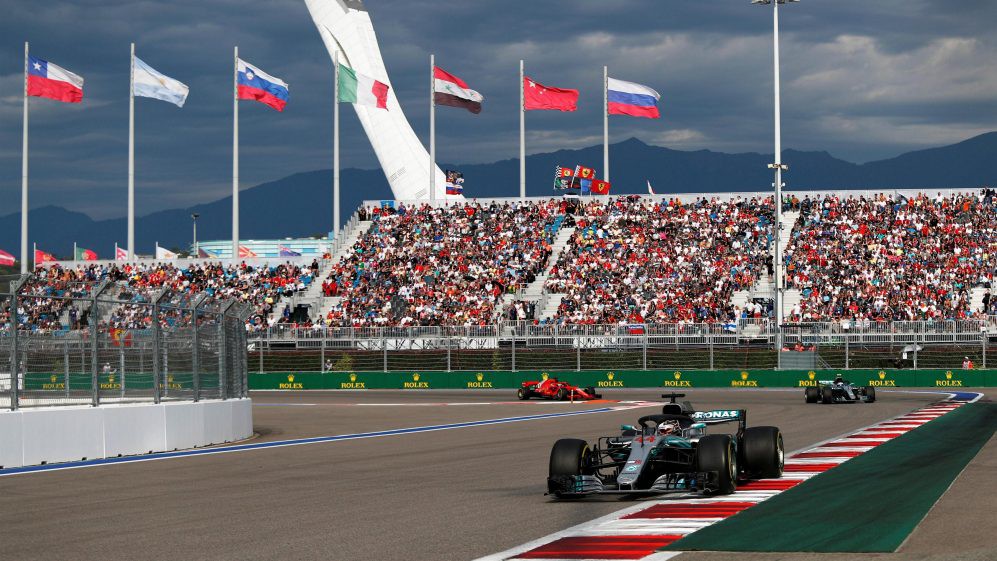 Russian GP 2018: Mercedes thao túng cuộc đua giúp Hamilton dễ dàng vô địch - Ảnh 1.