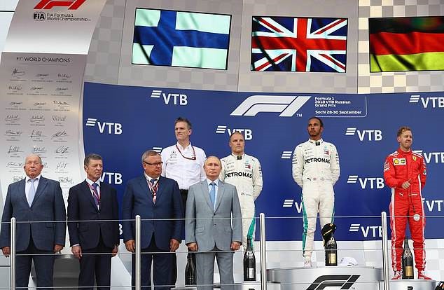 Russian GP 2018: Mercedes thao túng cuộc đua giúp Hamilton dễ dàng vô địch - Ảnh 3.