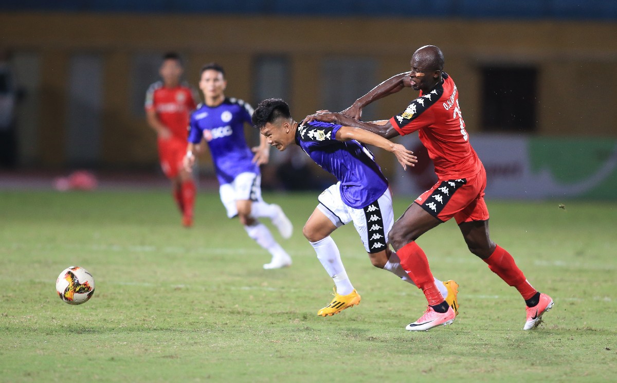 B.Bình Dương-Hà Nội FC: Nhà vô địch V.League 2018 sợ nhất vận đen trên sân Gò Đậu - Ảnh 1.
