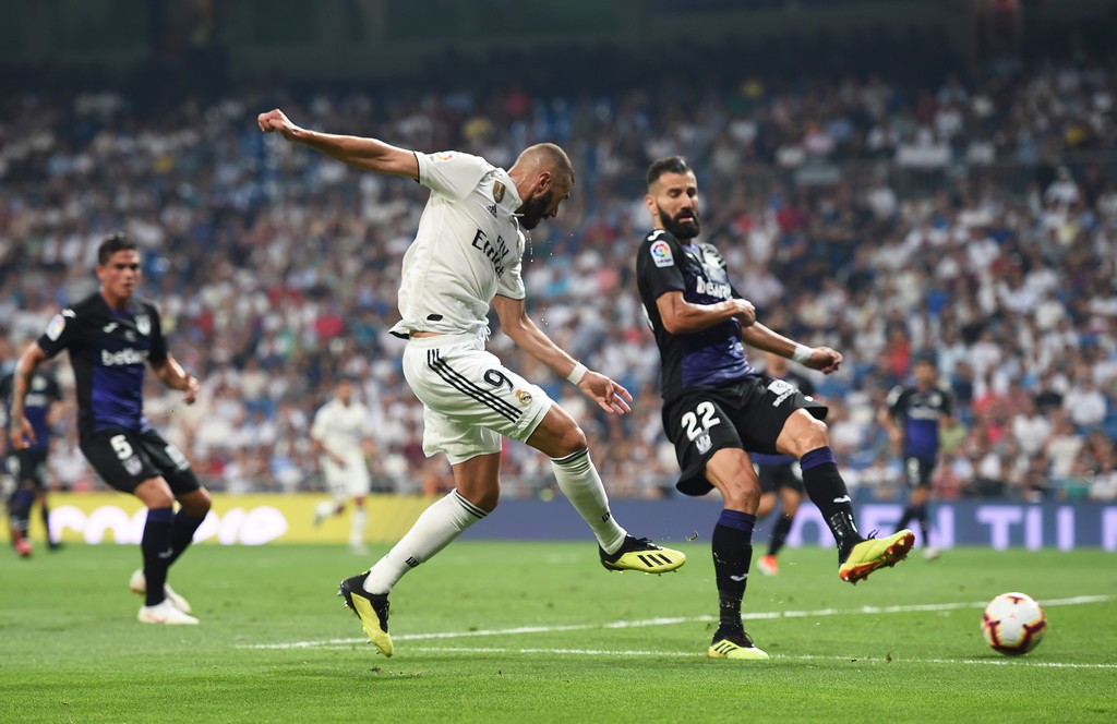 Benzema tăng hiệu quả gấp 4 lần, 3 tiền đạo Real được hưởng lợi từ... Ronaldo - Ảnh 1.