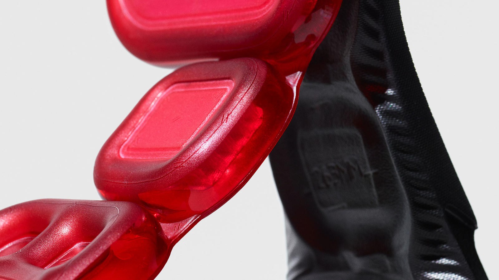 Cận cảnh và chi tiết về Nike LeBron 16, mẫu giày thửa mới nhất của King James - Ảnh 6.