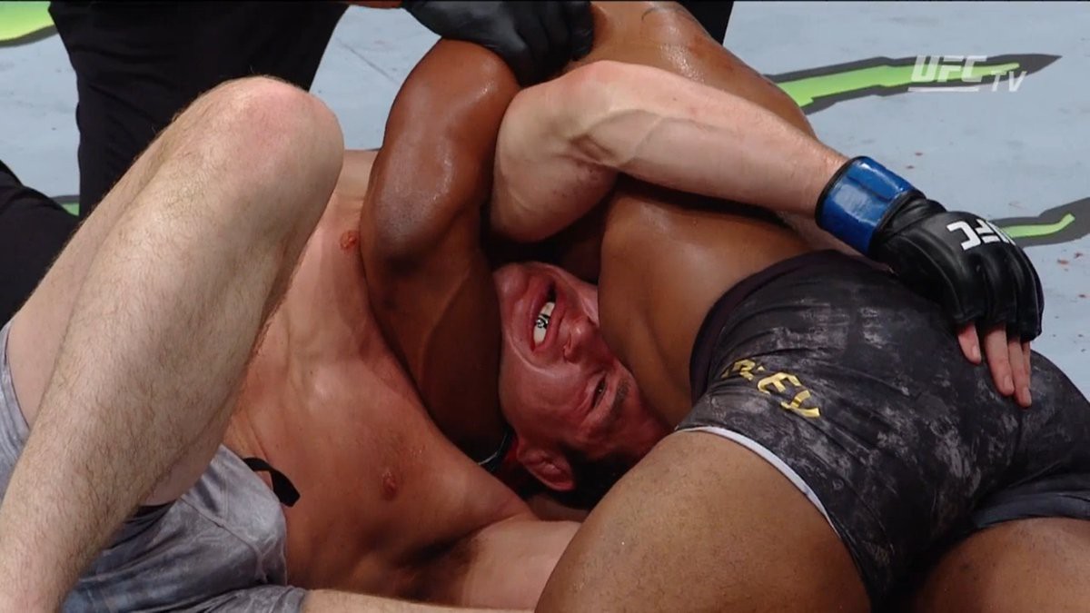 UFC 228: Tyron Woodley giữ ngôi vô địch, Andrade thẳng tiến tranh đai - Ảnh 3.