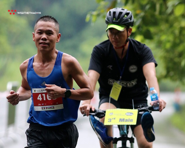 Trang An Marathon 2018: Vũ Văn Sơn vô địch trên sân nhà cố đô Hoa Lư - Ảnh 18.