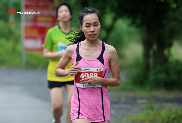 Trang An Marathon 2018: Vũ Văn Sơn vô địch trên sân nhà cố đô Hoa Lư - Ảnh 17.