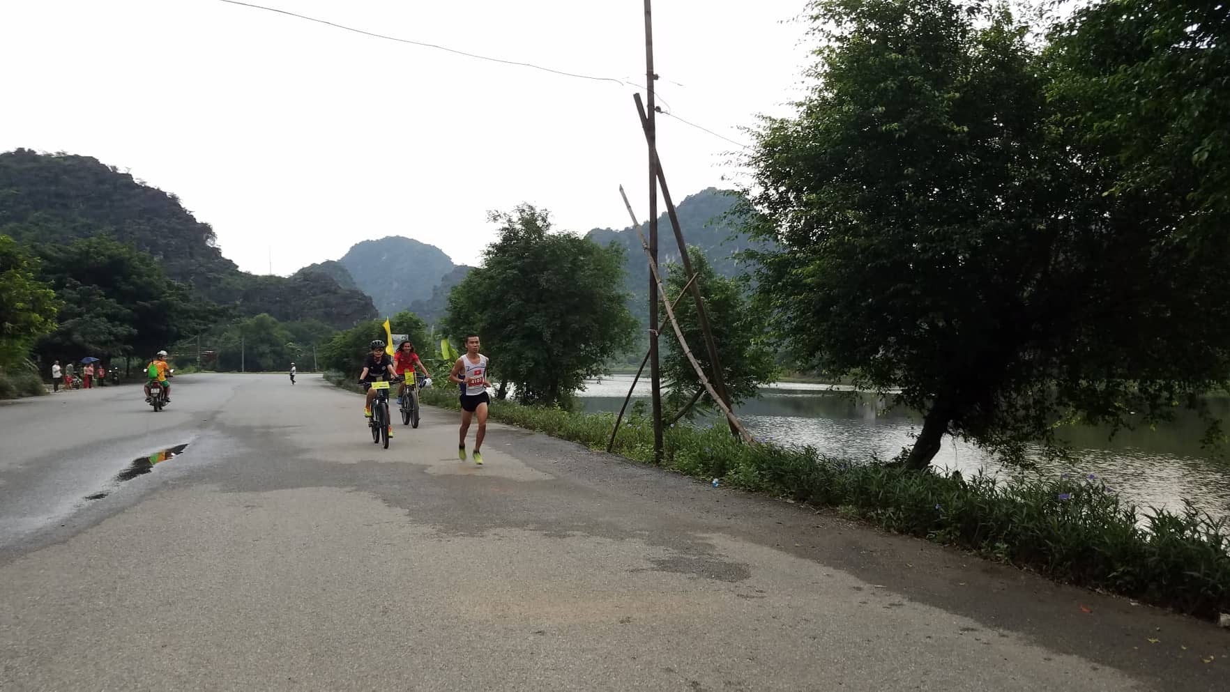 Trang An Marathon 2018: Vũ Văn Sơn vô địch trên sân nhà cố đô Hoa Lư - Ảnh 15.