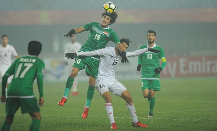 U23 Iraq (xanh) được đánh giá trội hơn U23 Việt Nam trên mọi khía cạnh