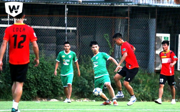 Coca thắng nhẹ trong ngày FC Từ Sơn để Tuấn ''bệu'' bắt gôn