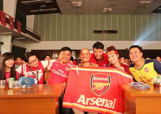 Fan Arsenal hào hứng chờ offline xem Derby London