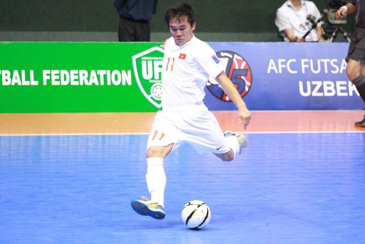 Sao phủi chia vui cùng chiến thắng ra quân của ĐT Futsal VN