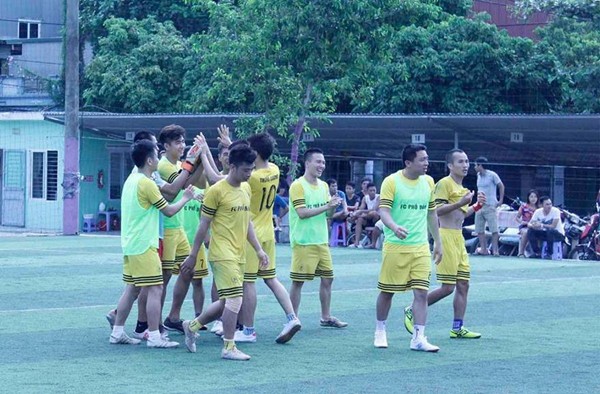 Tứ kết Cup Hội bóng đá phủi Lào Cai 2016: Kịch tính 