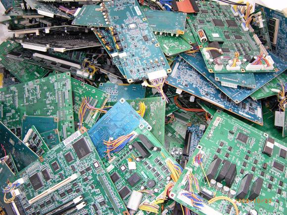 Nhật Bản có lượng rác thải điện tử khổng lồ