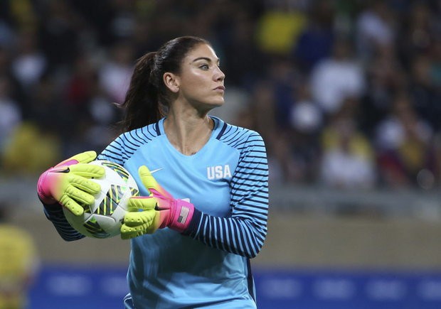 Hope Solo bị cấm thi đấu 6 tháng