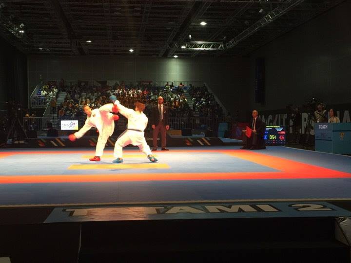 Hồng Ánh đánh bại Win Thuraz để vào vòng bán kết kumite hạng cân 68 kg