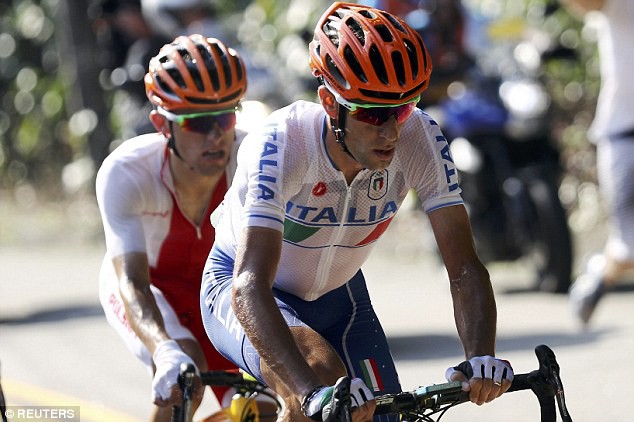 Nibali nằm trong nhóm dẫn đầu trước khi gặp tai nạn